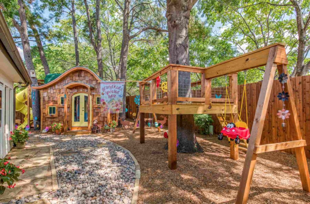 Kid-Friendly Outdoor Space 