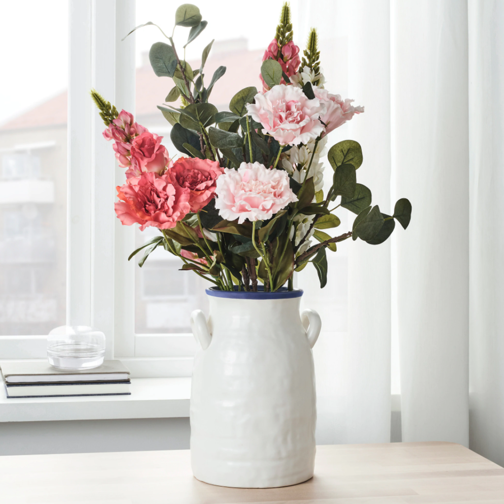 flower in vase 