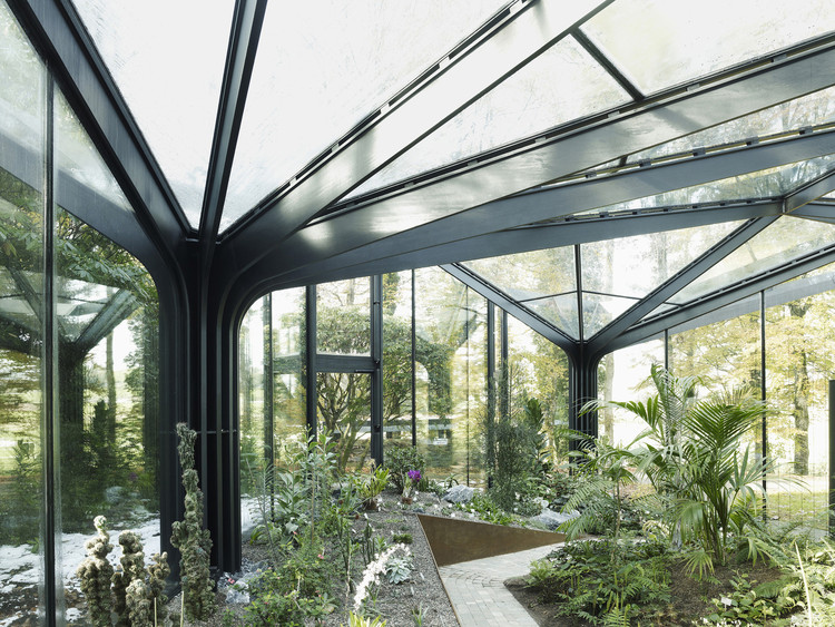 Greenhouse Construction Costs and Design 