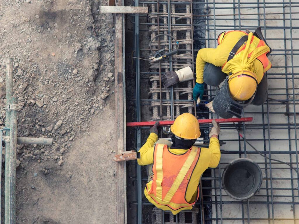 How Much Does a Construction Worker Earn 
