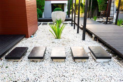 Decorate Your Garden With Stones 