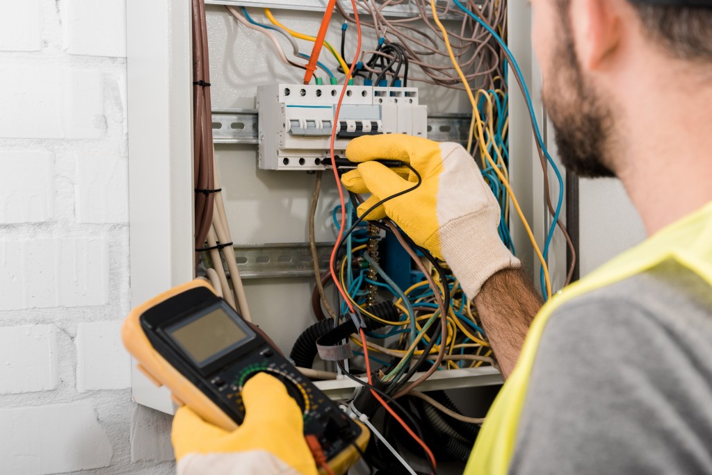 How Will You Know Serious Electrical Problem in Home 