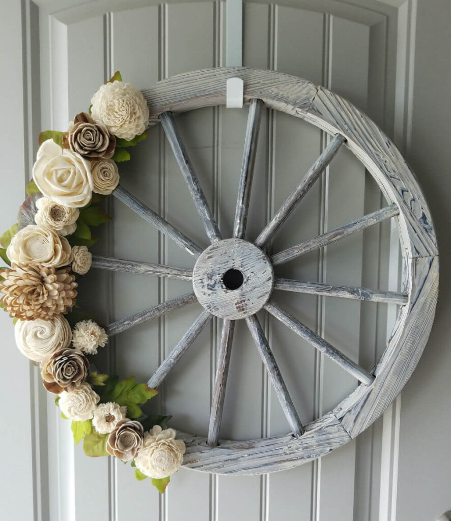 wagon wheel wall decor ideas 