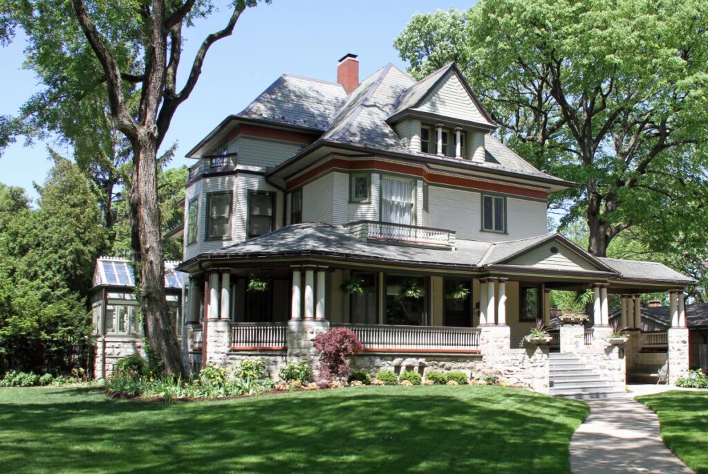Tips for Selling Your Historical Home 