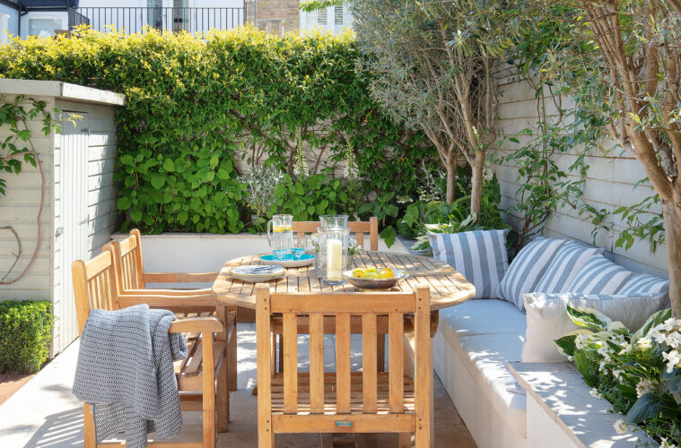 Turn Your Garden Into An Extra Dining Area
