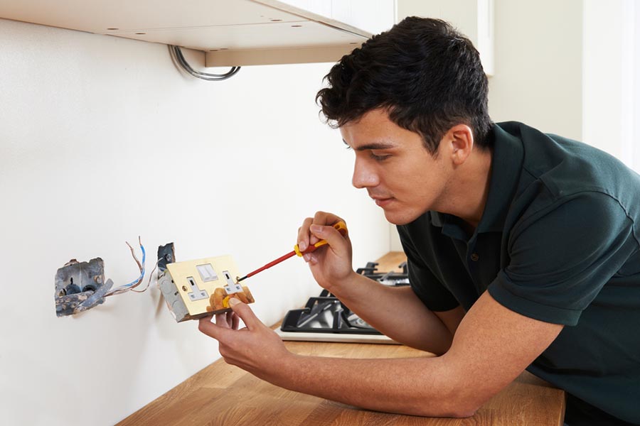 Electricians in Brighton Charge 