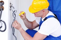 Electricians in Brighton Charge