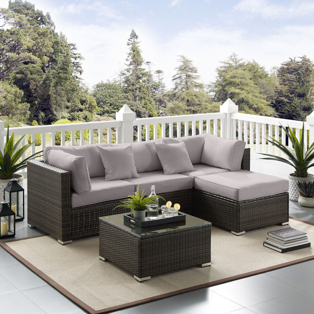 outdoor furniture 