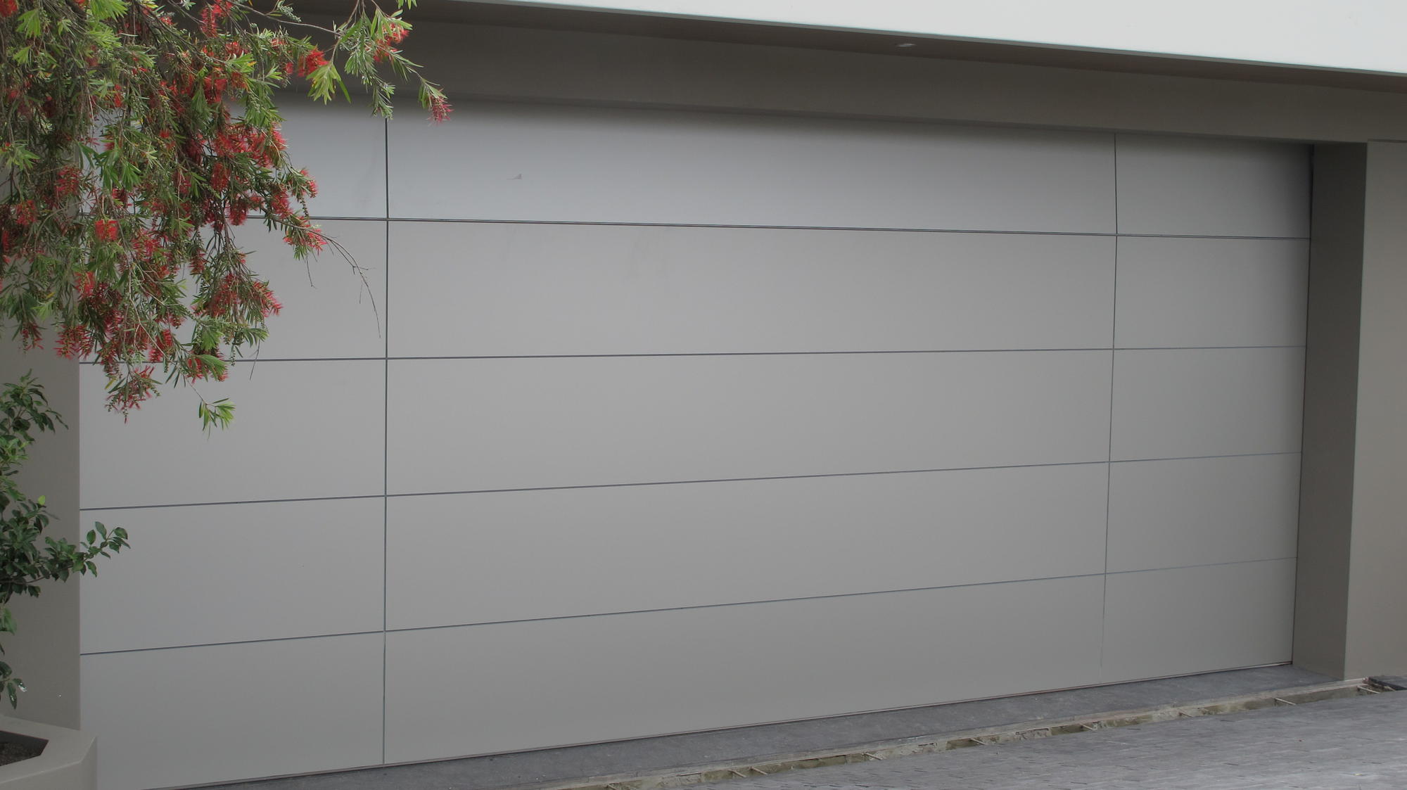 7 Reasons To Use Aluminium Cladding On Garage Doors