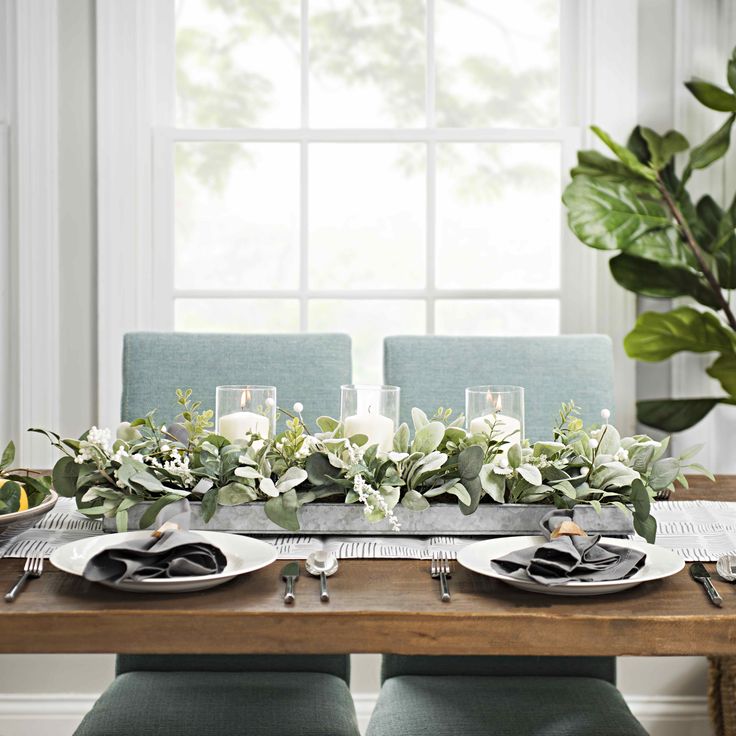 Choosing a Dining Room Table Centerpiece 