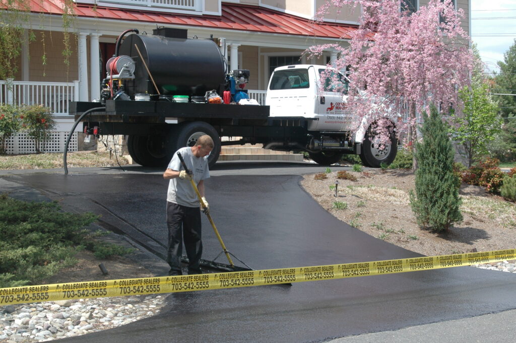 Driveway Sealcoating and Driveway Sealing 