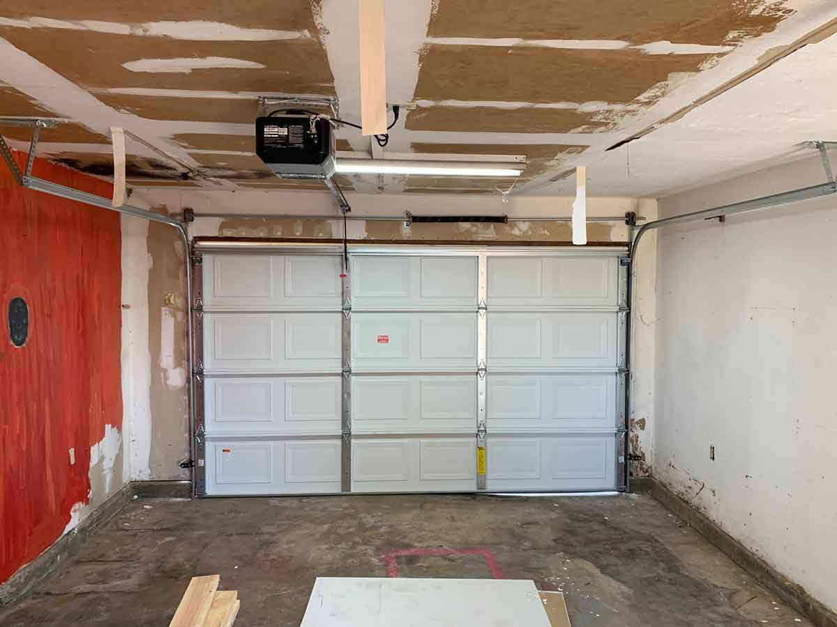 What to Expect During a Professional Garage Door Installation: Insights ...