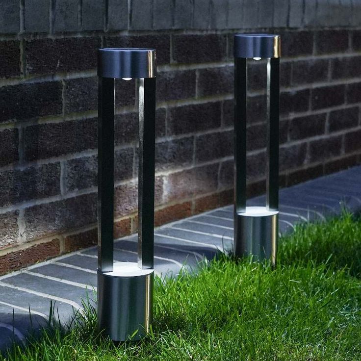 outdoor solar-powered lights 