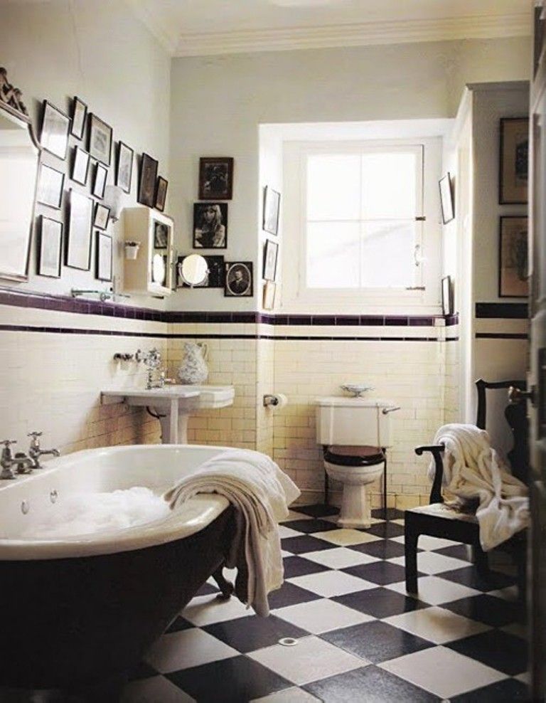 Vintage Black and White Bathroom Decor 