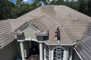How Commercial Pressure Cleaning Revitalizes Roof Surfaces