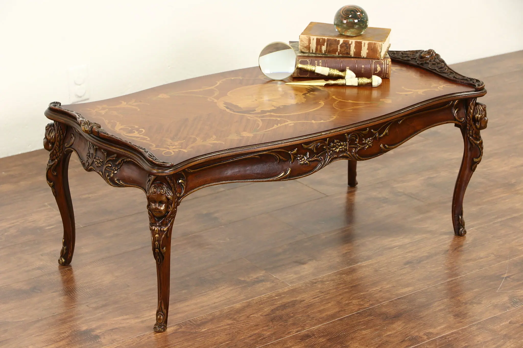 Antique Coffee Tables 