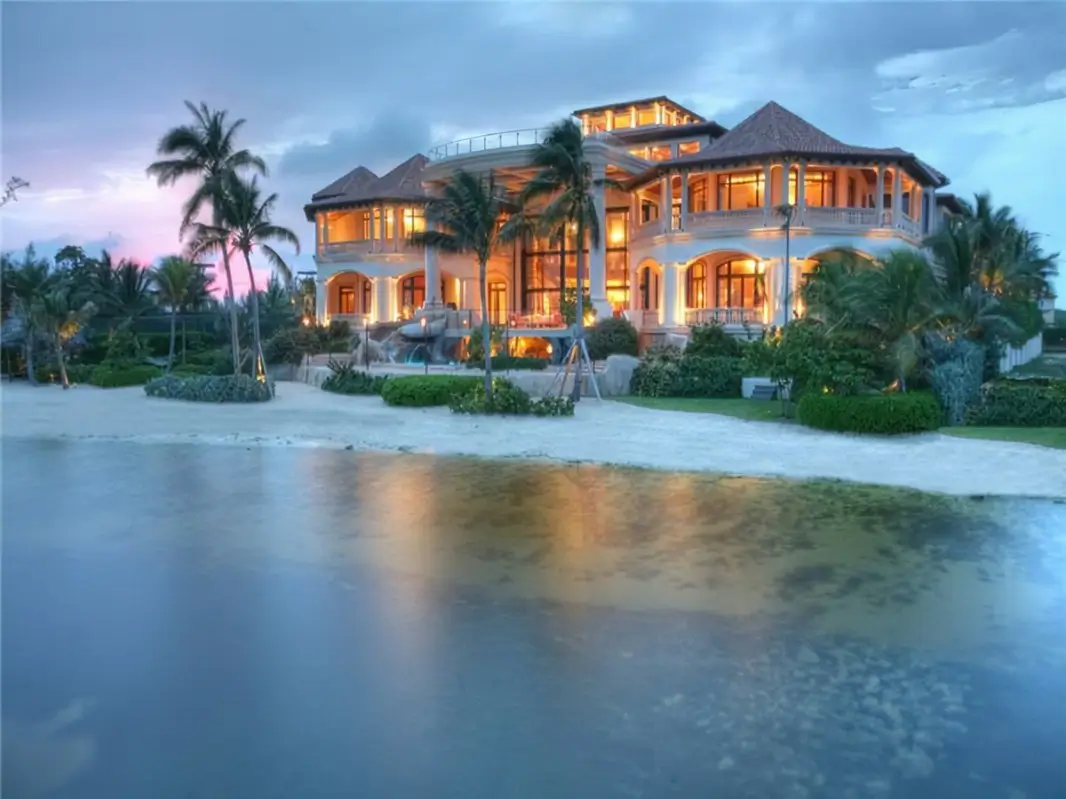 luxury in villas worldwide