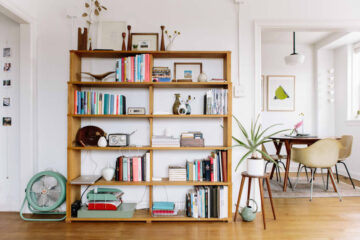 DIY Built-In for Bookshelves