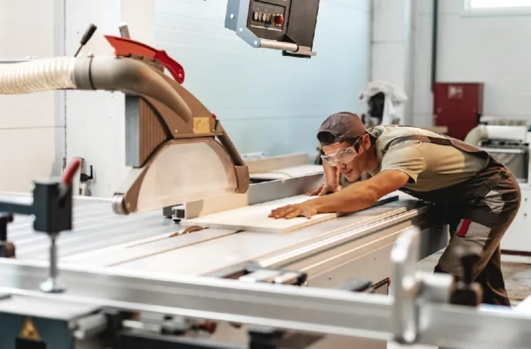 What Cabinets Are Best for Manufacturing Businesses_ (1)